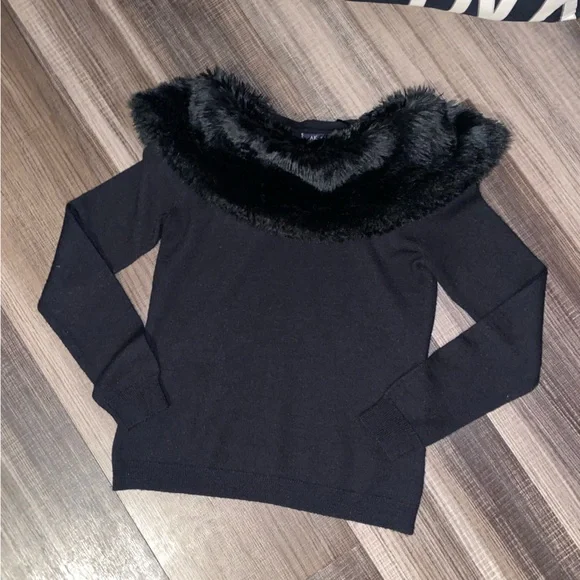 Anne Klein Black Sweater with Faux Fur Trim - Picture 9 of 9